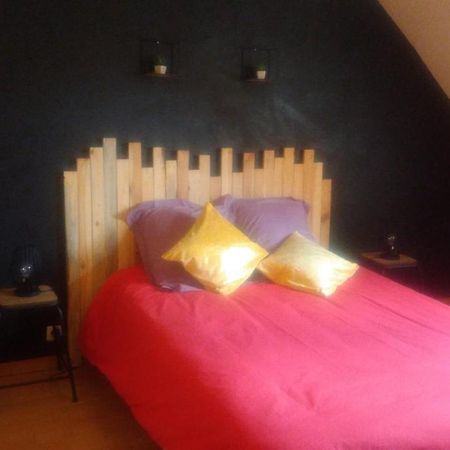 Montbizot Les Petites Brosses Bed & Breakfast エクステリア 写真