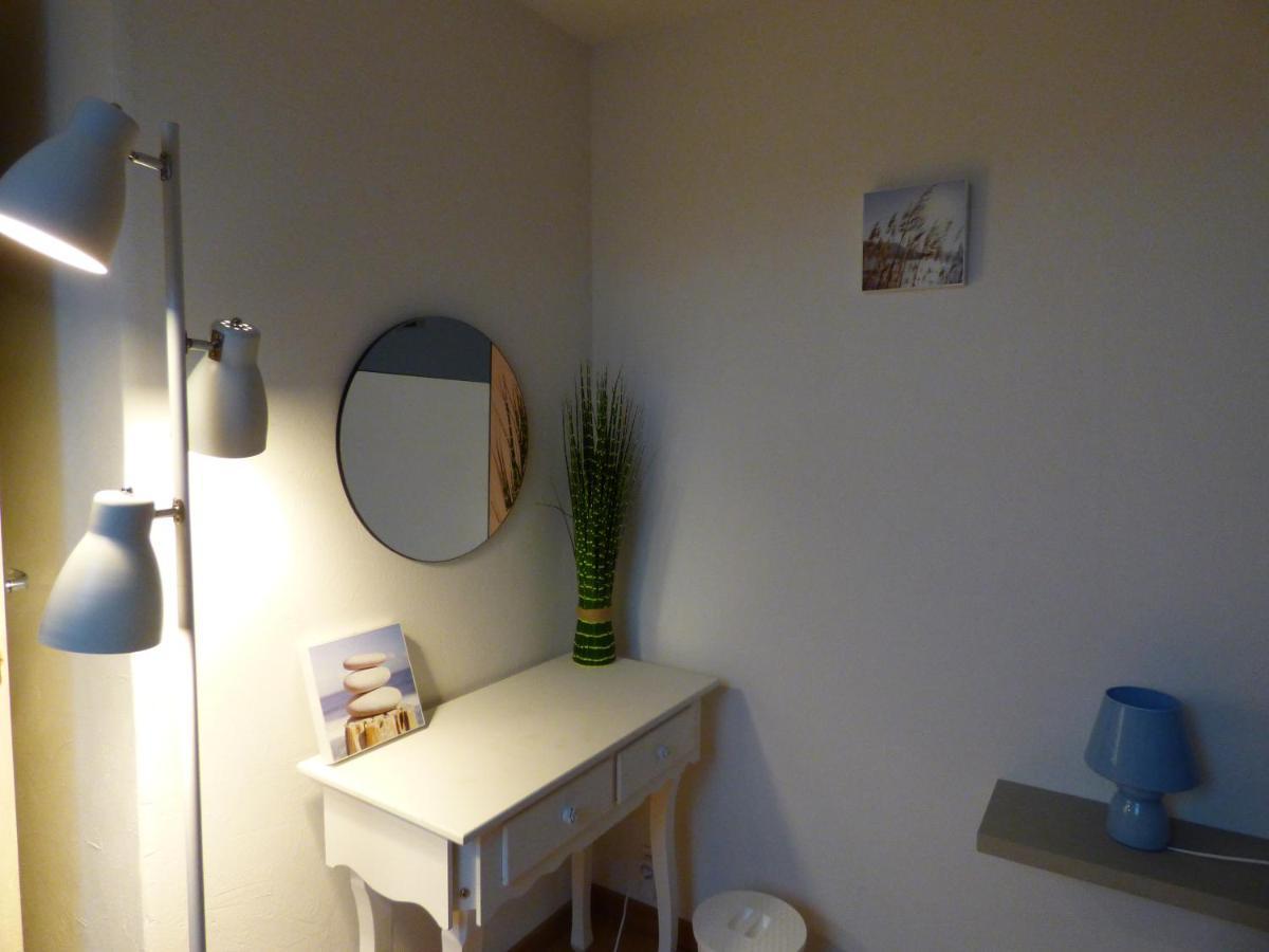 Montbizot Les Petites Brosses Bed & Breakfast エクステリア 写真