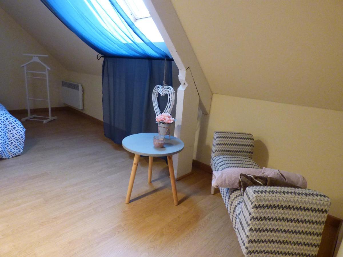Montbizot Les Petites Brosses Bed & Breakfast エクステリア 写真